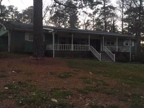 551 Briggs Circle, Lilburn, GA 30047