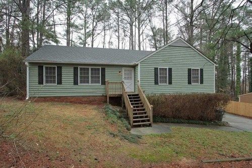 243 Windsor Dr, Lawrenceville, GA 30044