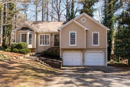 3703 Broken Arrow Ln, Woodstock, GA 30189