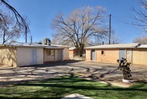 834 Arthur Dr SW, Albuquerque, NM 87105