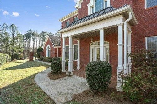 1806 Chedworth Ln, Stone Mountain, GA 30087