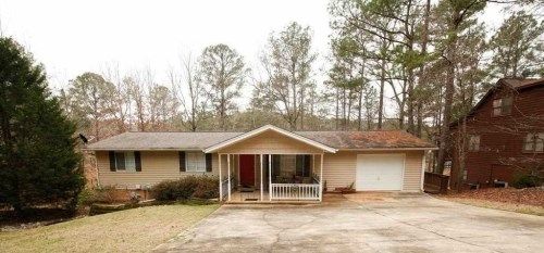 94 E Nuthatch Dr, Monticello, GA 31064