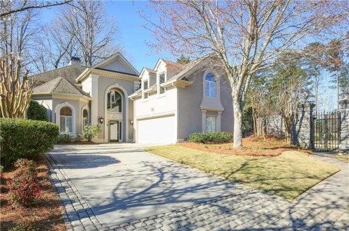 1805 River Falls Dr, Roswell, GA 30076