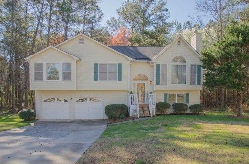 320 Devcon Ct, Hampton, GA 30228