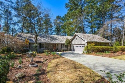 235 Back Tee Ct, Roswell, GA 30076