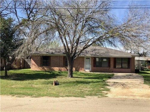 1211 Main St, Jourdanton, TX 78026