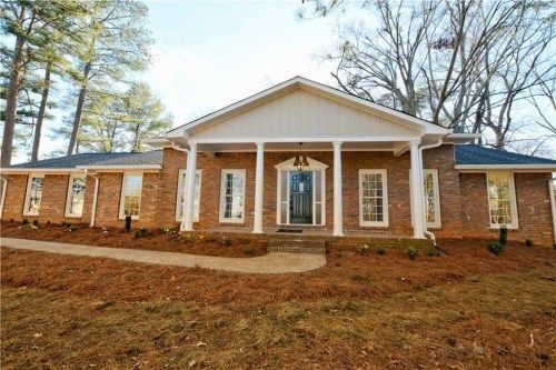 304 W Lakeshore Dr, Carrollton, GA 30117