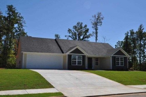 4123 Meadow Point Dr, Gillsville, GA 30543