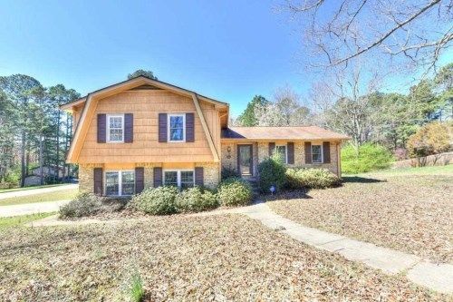 501 Edgefield Dr, Stone Mountain, GA 30087