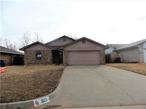 910 N Kirk Way, Mustang, OK 73064