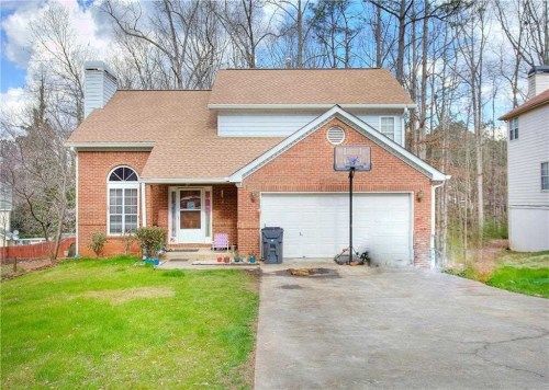 2811 Treehouse Ln, Lawrenceville, GA 30044