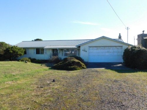 1725 NW Canal St, Waldport, OR 97394