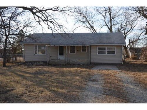 417 E Stockholm St, White City, KS 66872