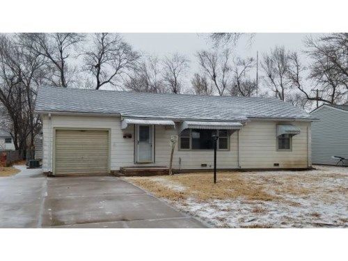 422 W 4th St, Valley Center, KS 67147