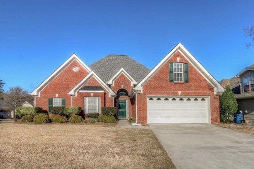 2926 Gold October Dr, Loganville, GA 30052