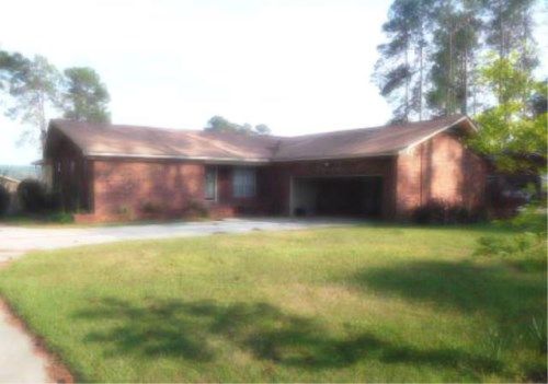 446 Seminole Dr, Moultrie, GA 31768