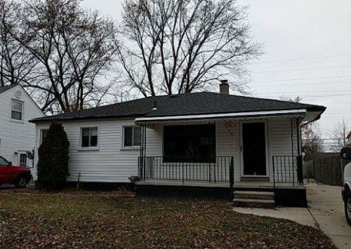 38 Canfield Dr, Mount Clemens, MI 48043