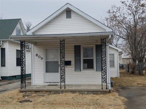 809 E 4TH ST, Sedalia, MO 65301