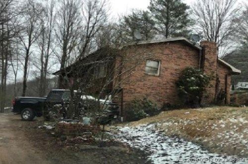 3103 Gibson Hill Rd, Big Stone Gap, VA 24219