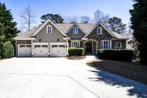 5020 Rockingham Dr, Roswell, GA 30075