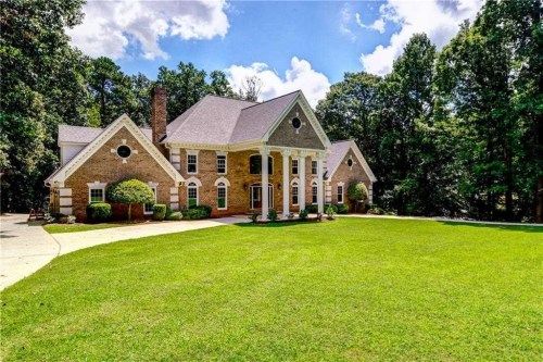 1839 Chedworth Ln, Stone Mountain, GA 30087