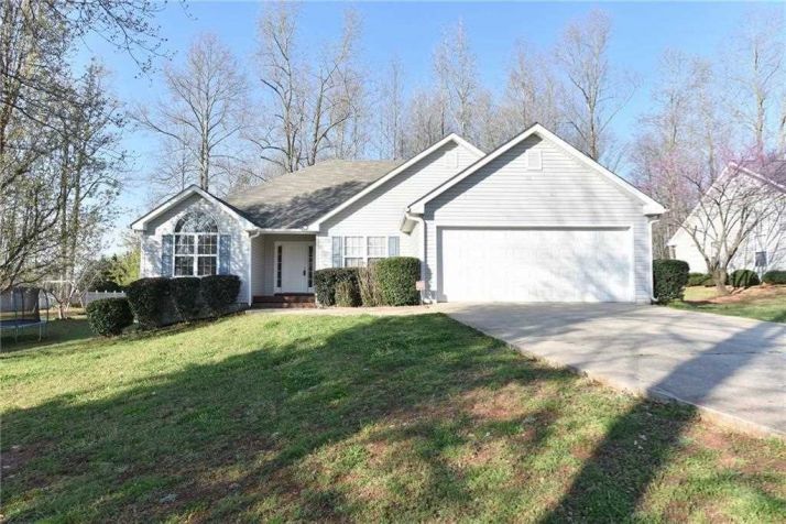 7355 Berry Hill Dr, Gainesville, GA 30507