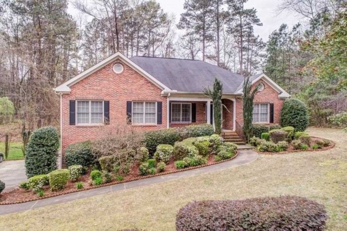 5133 Holly Springs Dr, Douglasville, GA 30135