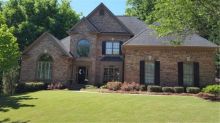 6120 Oakbury Ln Suwanee, GA 30024