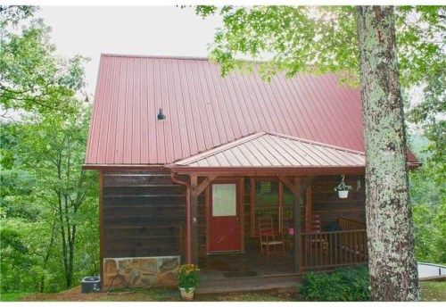 569 Riverfront Dr, Ellijay, GA 30536