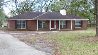 162 Gator Ave, Satsuma, AL 36572