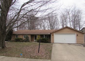 1135 Royal Drive, Amherst, OH 44001