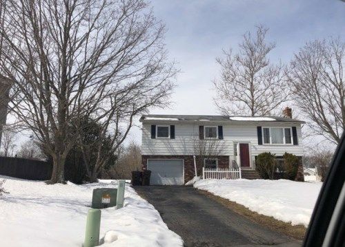 112 Derby Ct, Voorheesville, NY 12186