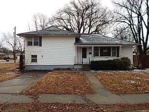 1327 State St, Altoona, KS 66710