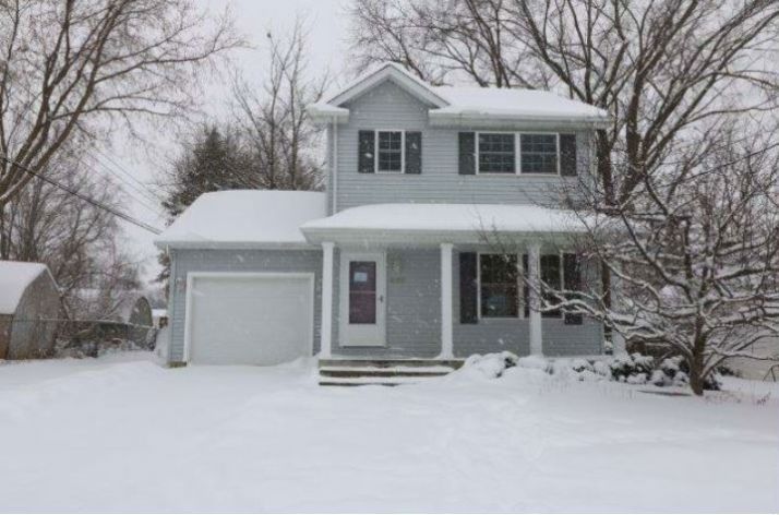 325 Dove Ln, Lapeer, MI 48446