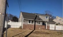 13 Thomas Dr North Babylon, NY 11703