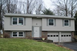 1358 Cranbrook Dr, Warren, OH 44484