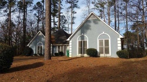 752 Stone Breeze Ln, Stone Mountain, GA 30087