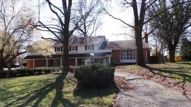 20 Autumn Ln, Belleville, IL 62223