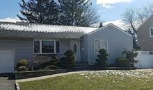 12 Gail Dr Massapequa, NY 11758