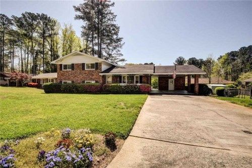 3889 Castle Tree Ct, Stone Mountain, GA 30083