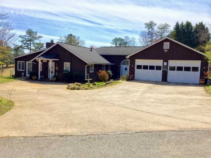 30 Lake Terrace Dr, Dawsonville, GA 30534