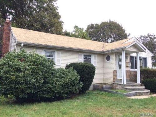 474 Pulaski Rd, Greenlawn, NY 11740