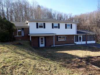 243 Taylor Ave, Elizabethton, TN 37643