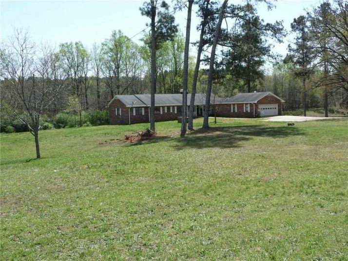 226 Highway 60, Hoschton, GA 30548