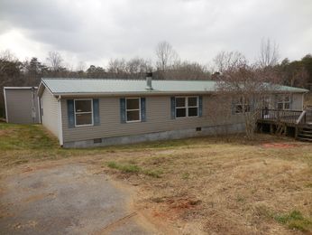 3817a Clear Springs Rd, Mascot, TN 37806