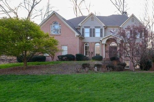 9415 Red Bird Ln, Alpharetta, GA 30022