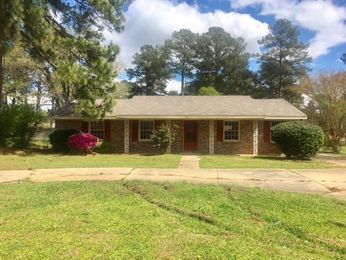 3313 Woodley Rd, Montgomery, AL 36116