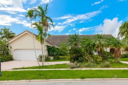 17847 Heather Ridge Ln, Boca Raton, FL 33498