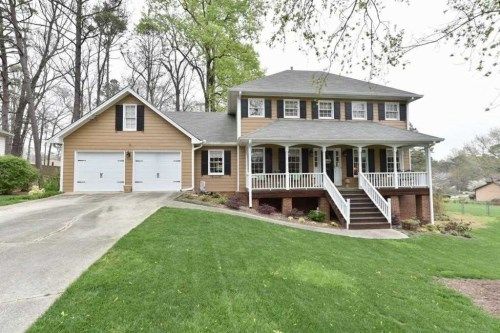 2926 Highland Park Dr, Stone Mountain, GA 30087