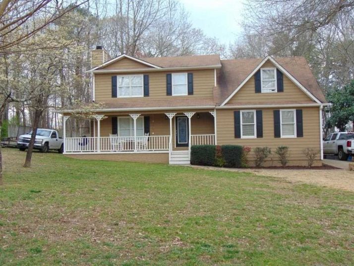 862 Georgetowne Dr, Winder, GA 30680